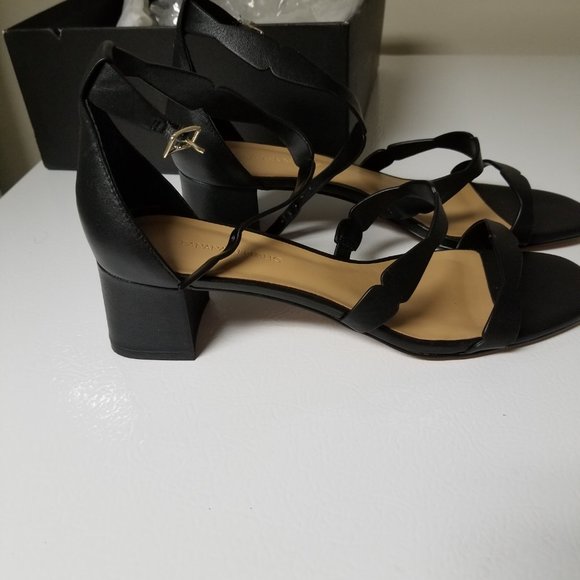 Banana Republic Black Sandalsn- Brand New with Box - Picture 2 of 3